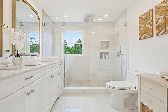8 Blue Jay Ln, Ashland, MA 01721