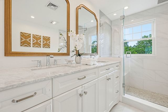 8 Blue Jay Ln, Ashland, MA 01721