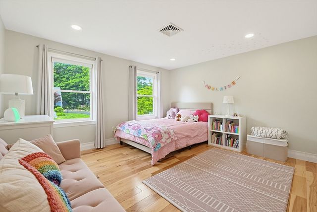 8 Blue Jay Ln, Ashland, MA 01721