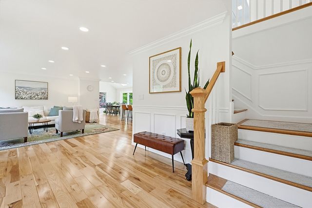 8 Blue Jay Ln, Ashland, MA 01721