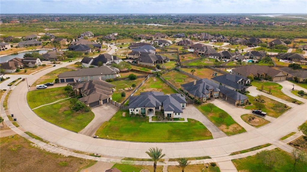 6202 Lago Vista Dr, Corpus Christi, TX 78414 — photo 4