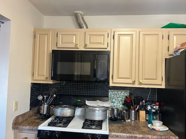 392 Ingleside Drive, Bolingbrook, IL 60490