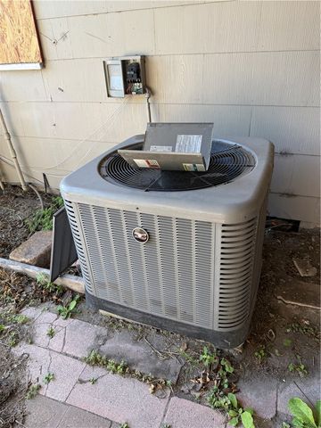 2002 Buford St, Corpus Christi, TX 78405