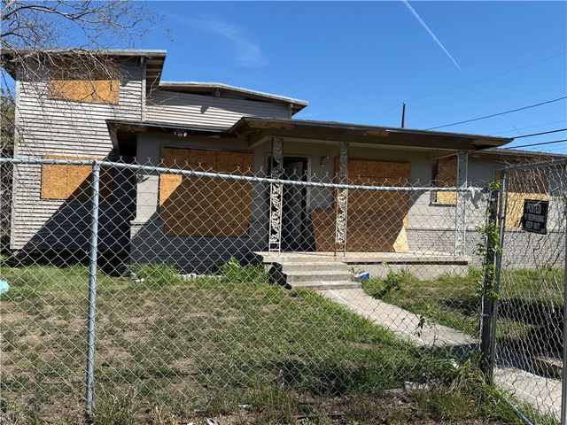 2002 Buford St, Corpus Christi, TX 78405