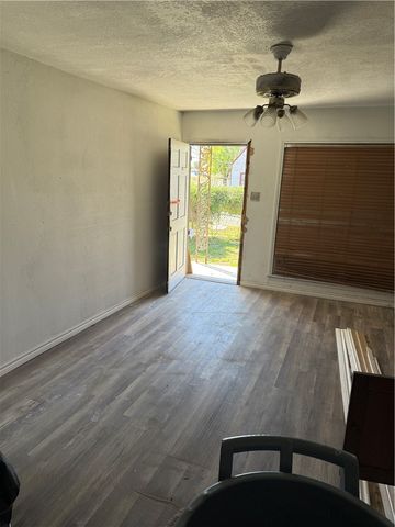 2002 Buford St, Corpus Christi, TX 78405