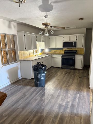 2002 Buford St, Corpus Christi, TX 78405