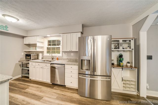 2350 Ridge Crest Drive NE, Lanesville, IN 47136