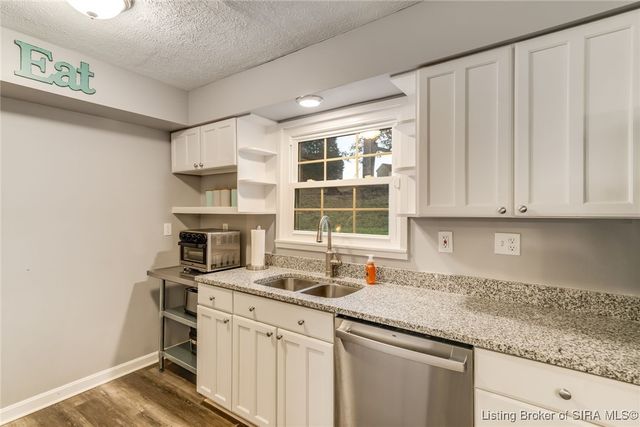 2350 Ridge Crest Drive NE, Lanesville, IN 47136