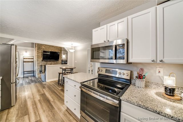 2350 Ridge Crest Drive NE, Lanesville, IN 47136