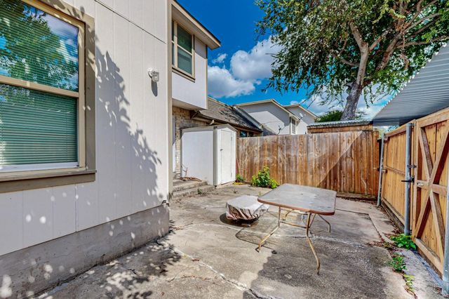 13818 Methuen Green Lane, Dallas, TX 75240
