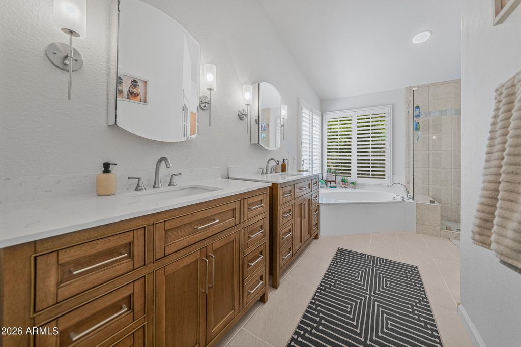 Image 13 of property listing at 10791 S XAVIER Court, Goodyear, AZ 85338