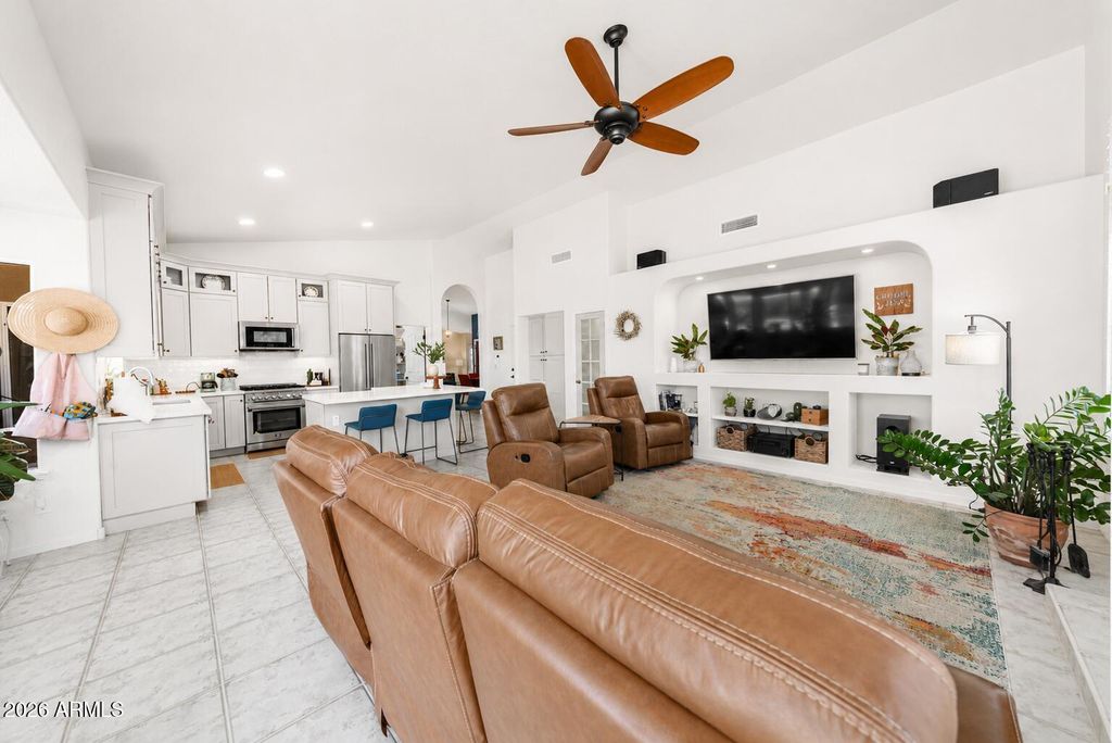 Image 9 of property listing at 10791 S XAVIER Court, Goodyear, AZ 85338