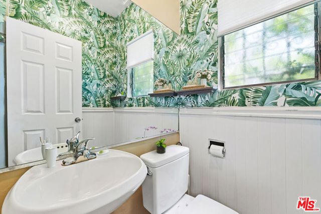 8130 Blackburn Avenue, Los Angeles, CA 90048