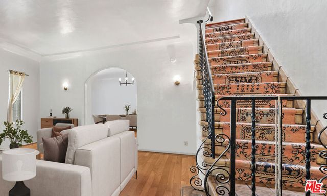 8130 Blackburn Avenue, Los Angeles, CA 90048