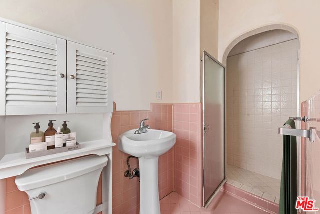 8130 Blackburn Avenue, Los Angeles, CA 90048