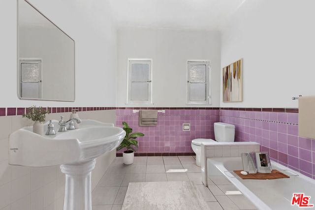 8130 Blackburn Avenue, Los Angeles, CA 90048