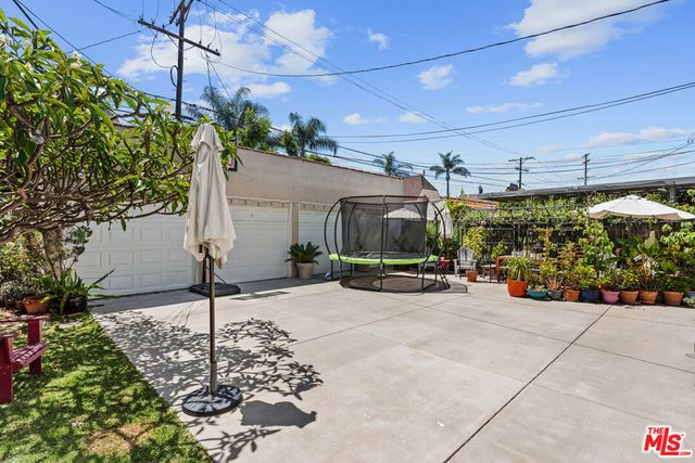 8130 Blackburn Avenue, Los Angeles, CA 90048