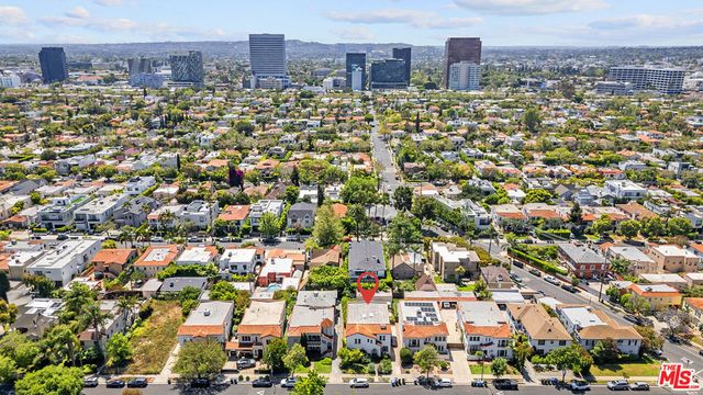 8130 Blackburn Avenue, Los Angeles, CA 90048