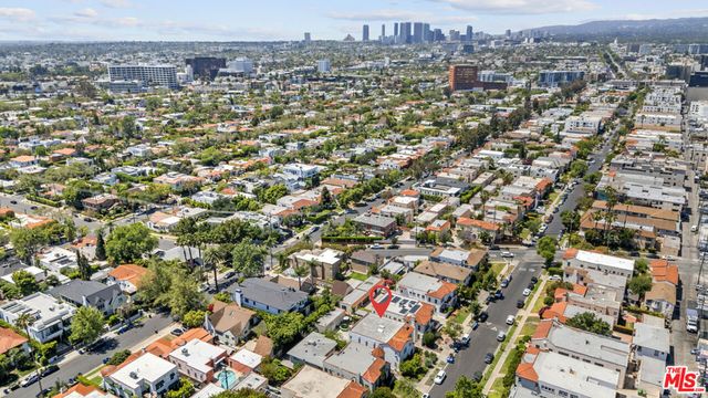 8130 Blackburn Avenue, Los Angeles, CA 90048