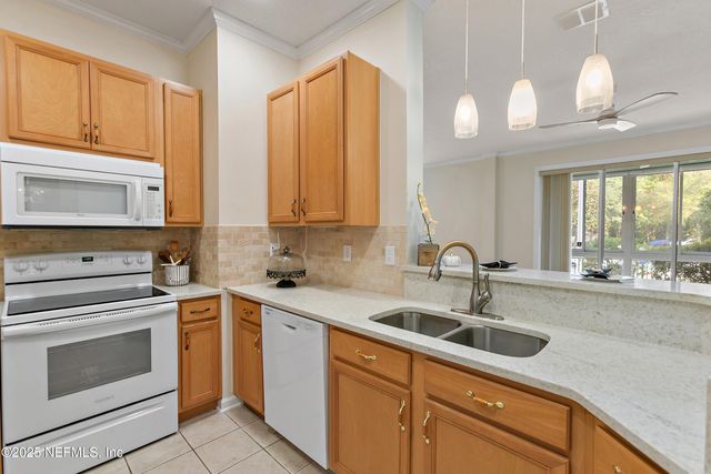 8601 BEACH Boulevard, 1503, Jacksonville, FL 32216