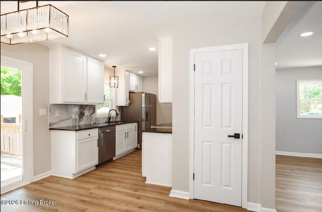 3215 Rosewedge Way, Louisville, KY 40216