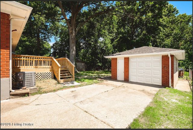 3215 Rosewedge Way, Louisville, KY 40216