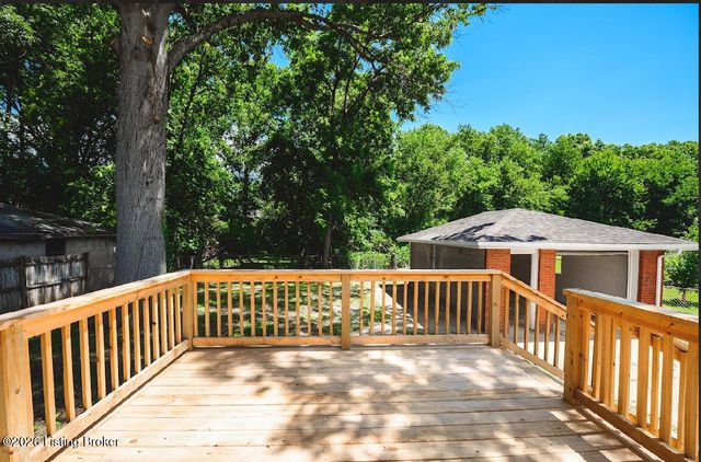3215 Rosewedge Way, Louisville, KY 40216