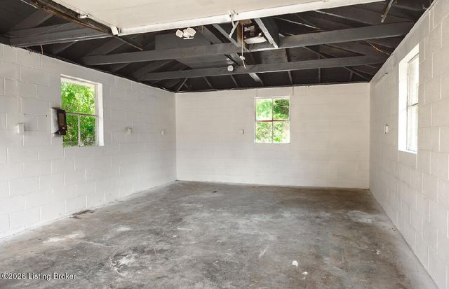 3215 Rosewedge Way, Louisville, KY 40216