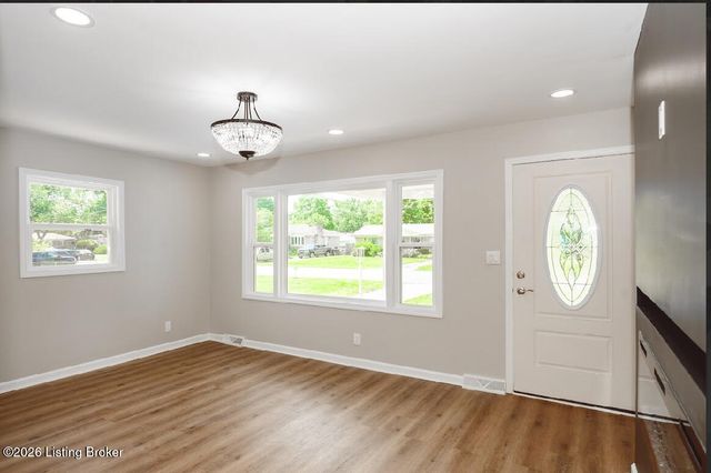 3215 Rosewedge Way, Louisville, KY 40216