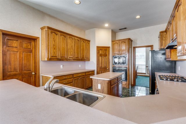1119 Shallow Bend Drive, Desoto, TX 75115