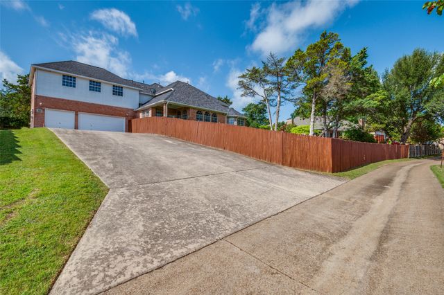 1119 Shallow Bend Drive, Desoto, TX 75115