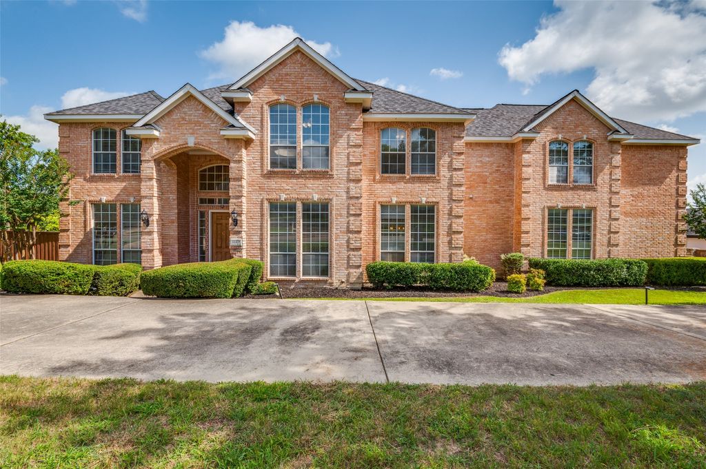 1119 Shallow Bend Drive, Desoto, TX 75115