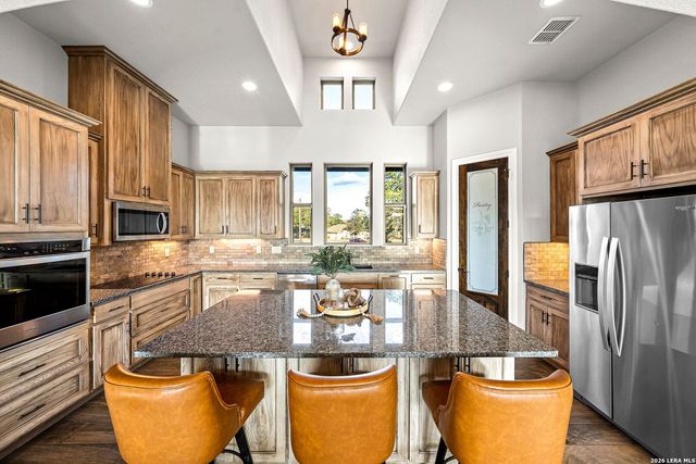 109 Owen Ridge Dr, La Vernia, TX 78121