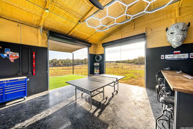 109 Owen Ridge Dr, La Vernia, TX 78121