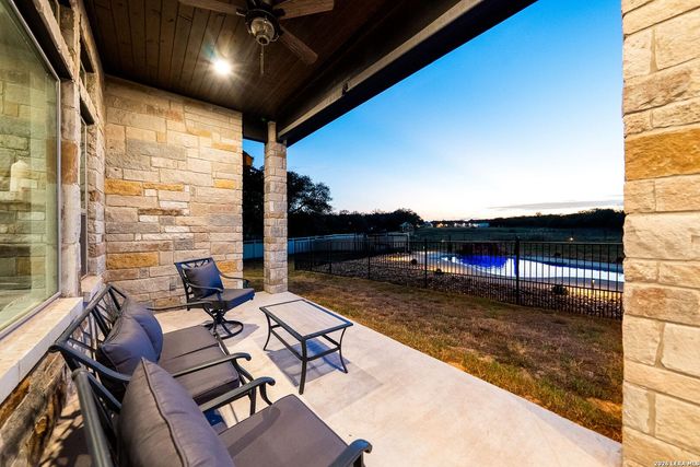 109 Owen Ridge Dr, La Vernia, TX 78121