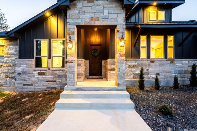 109 Owen Ridge Dr, La Vernia, TX 78121