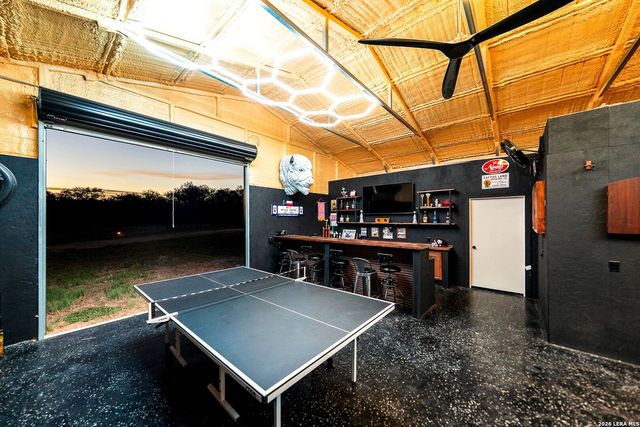 109 Owen Ridge Dr, La Vernia, TX 78121