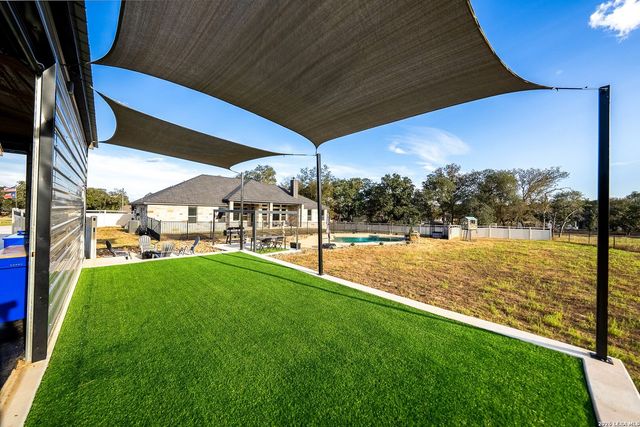 109 Owen Ridge Dr, La Vernia, TX 78121