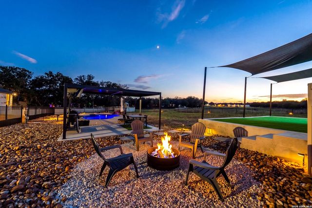 109 Owen Ridge Dr, La Vernia, TX 78121