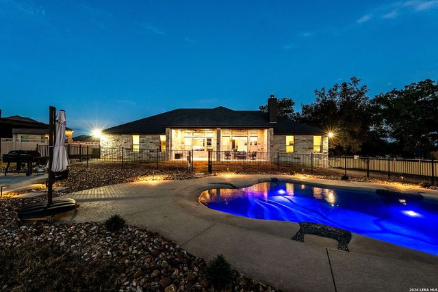 109 Owen Ridge Dr, La Vernia, TX 78121