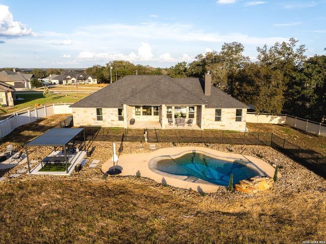109 Owen Ridge Dr, La Vernia, TX 78121