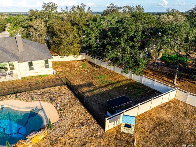 109 Owen Ridge Dr, La Vernia, TX 78121