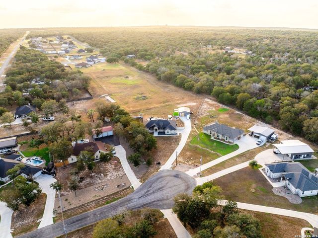 109 Owen Ridge Dr, La Vernia, TX 78121