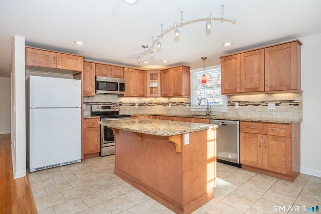 420 South Main Street, West Hartford, CT 06110