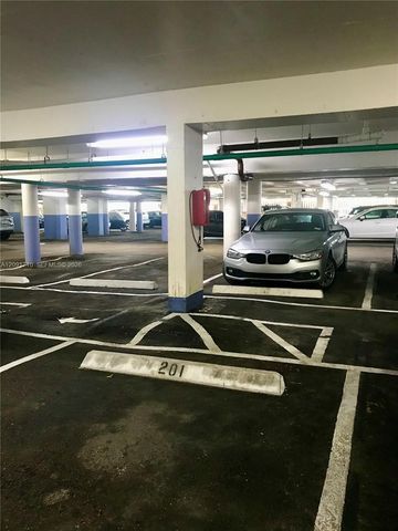 800 West Avenue 525, Miami Beach, FL 33139