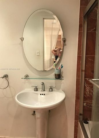 800 West Avenue 525, Miami Beach, FL 33139