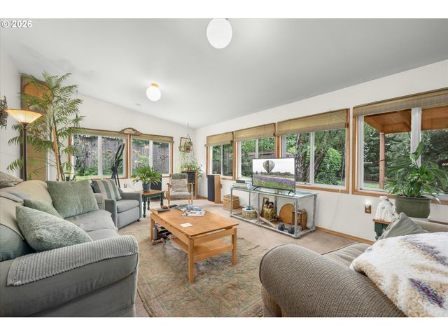 9554 Se TENINO Ct, Portland, OR 97266