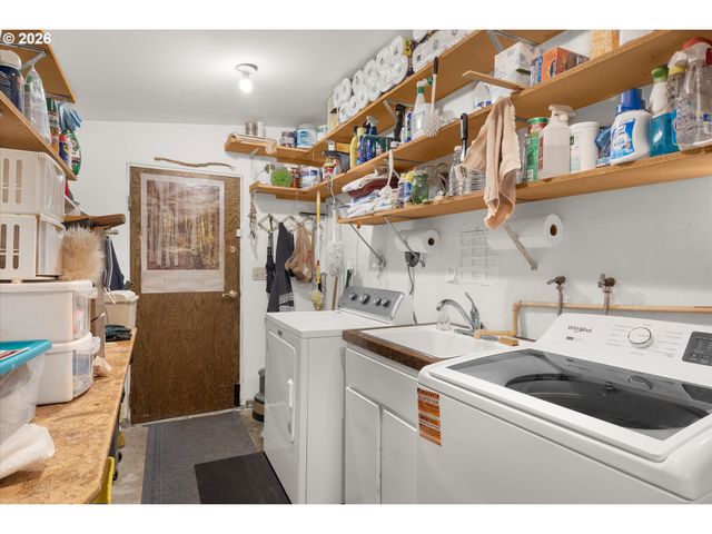 9554 Se TENINO Ct, Portland, OR 97266