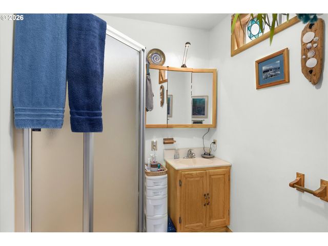 9554 Se TENINO Ct, Portland, OR 97266