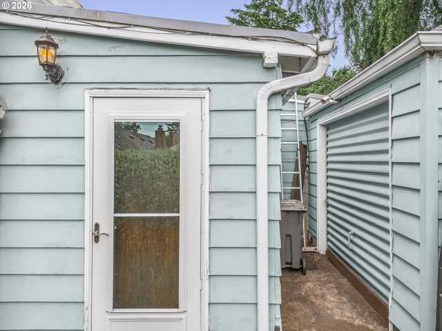 9554 Se TENINO Ct, Portland, OR 97266